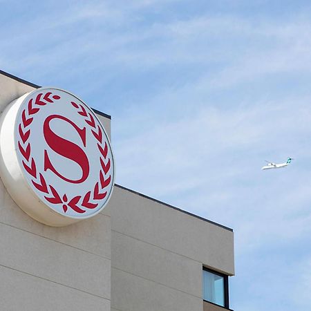 Sheraton Cavalier Calgary Hotel Exterior foto