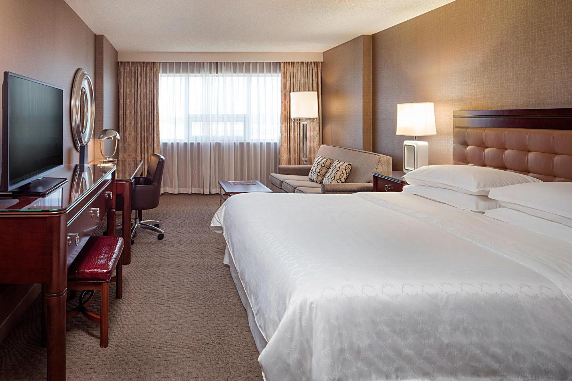 Sheraton Cavalier Calgary Hotel Exterior foto